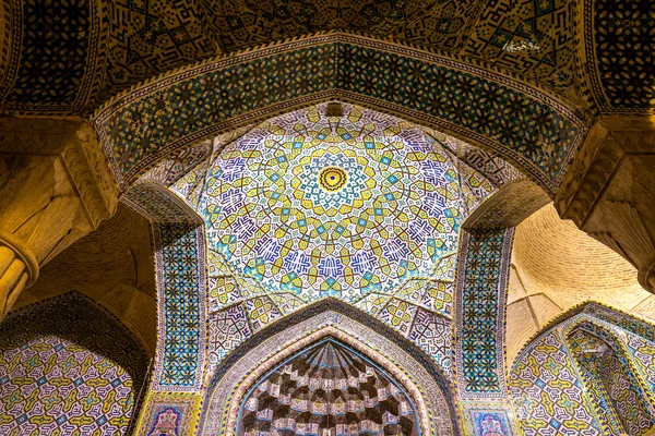 Interior of Vakil Mosque in Shiraz, Iran — Stock Photo, Image