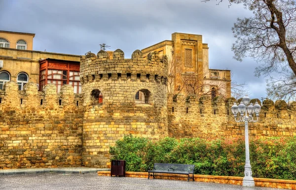 Ancient fortress wall in Baku old town — Stock Photo, Image