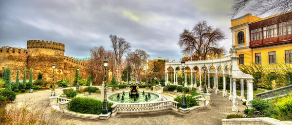 バクーの交響楽の庭園の噴水 — ストック写真