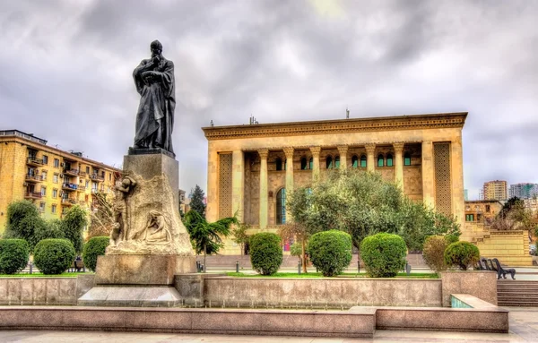 Памятник Физули в Баку — стоковое фото