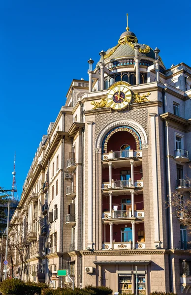 Здание в центре Тбилиси — стоковое фото