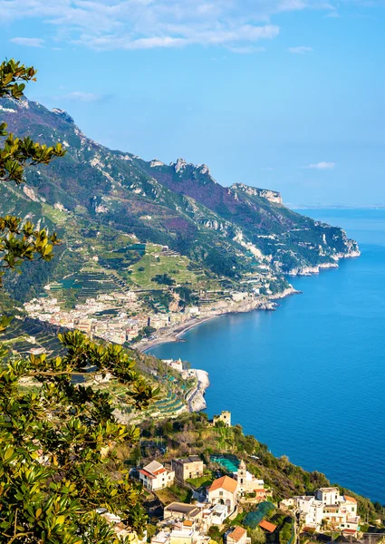 Weergave van Maiori van Ravello - de kust van Amalfi — Stockfoto
