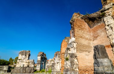 Capua amfitiyatro, ikinci büyük Roma amfi tiyatro