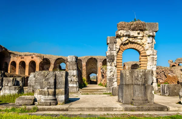 L'amphithéâtre de Capoue, le deuxième plus grand amphithéâtre romain — Photo
