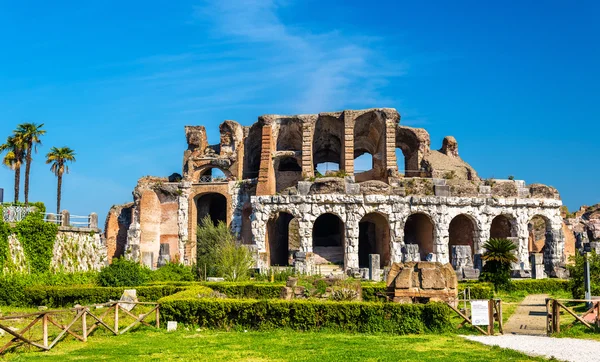 Het amfitheater van Capua, het tweede grootste Romeinse amfitheater — Stockfoto