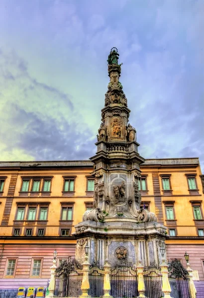 L'obelisco della Vergine Immacolata a Napoli — Foto Stock