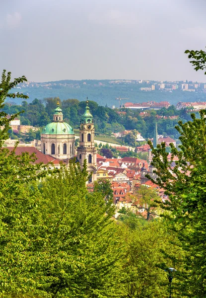 L "église Saint Nicolas à Prague — Photo