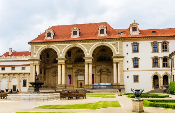 The garden of Waldstein palace in Prague — Stock Photo, Image