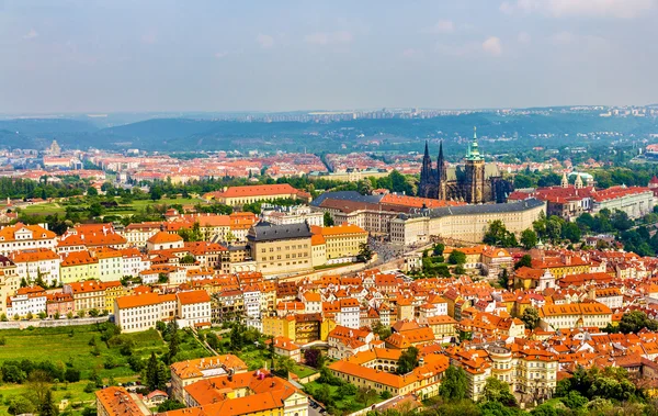 Utsikt över Prag från Petřín — Stockfoto