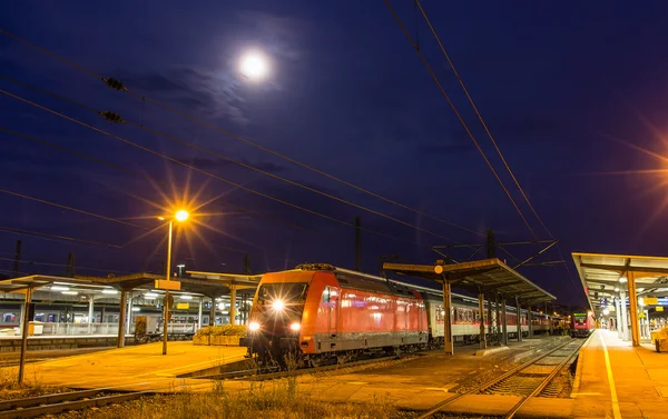 Německý vlak odjíždí ze stanice Offenburg — Stock fotografie