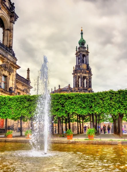 Fountain on Bruhl Terrace in Dresden — Stock Photo, Image