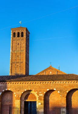 Milano Basilica di Santambrogio veiw