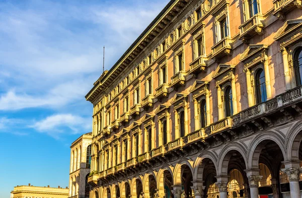 Edifícios no centro histórico de Milão — Fotografia de Stock