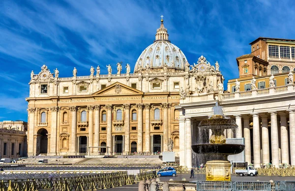 A a Vatikán a Szent Péter-bazilika — Stock Fotó