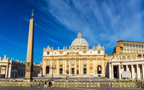 A Basílica Papal de São Pedro no Vaticano — Fotografia de Stock