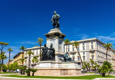 Cavour anıt adını Roma Meydanı