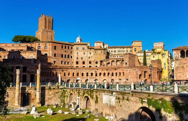 ฟอรั่มและตลาดของ Trajan ในกรุงโรม — ภาพถ่ายสต็อก