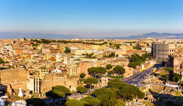 Flybilde av Roma med Colosseum – stockfoto