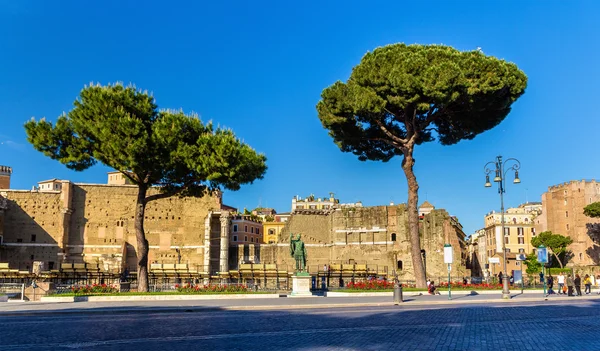 Standbeeld van keizer Nerva in Rome — Stockfoto