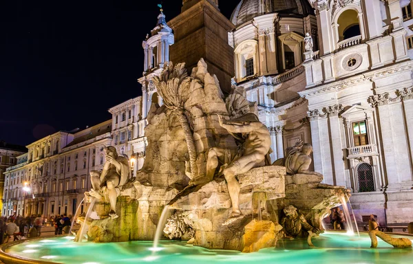 Fontana dei Quattro Fiumi, Roma 'da — Stok fotoğraf