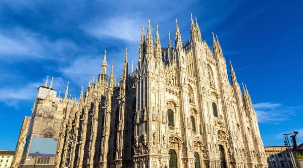 Widok katedry w Mediolanie - Włochy — Zdjęcie stockowe