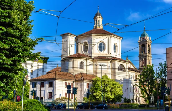 San bernardino alle ossa, en kyrka i Milano — Stockfoto