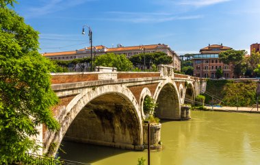 Giacomo Matteotti köprü Roma'da Tiber Nehri üzerinde