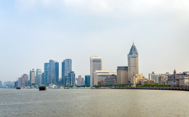 Shanghai manzarası Huangpu Nehri üzerinde