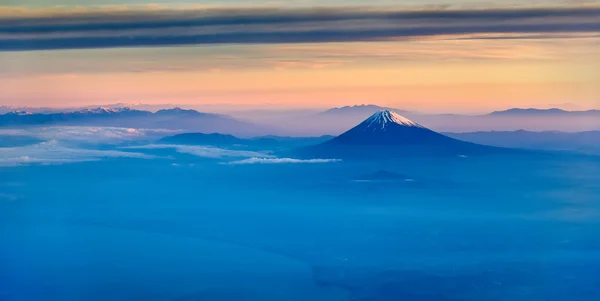 Fuji Dağı havadan görünümü sabah — Stok fotoğraf