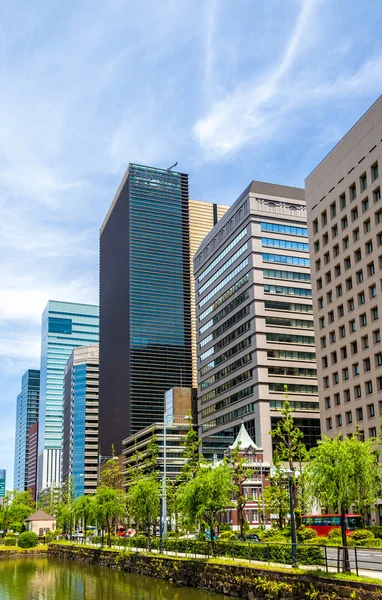 Byggnader i Marunouchi centrala Tokyo — Stockfoto