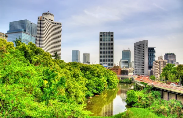 Tokio paisaje urbano por encima del foso Benkei-bori —  Fotos de Stock