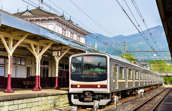 Lokala tåg på Nikko järnvägsstation - Japan — Stockfoto