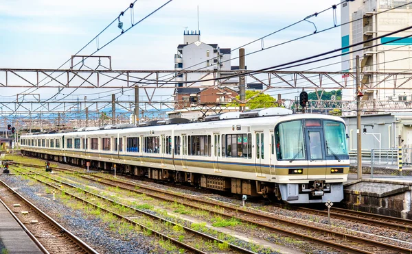 Comboio rápido na estação de Oji em Nara — Fotografia de Stock