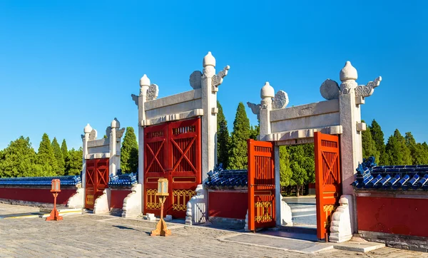 Puertas en el Templo del Cielo en Beijing — Foto de Stock