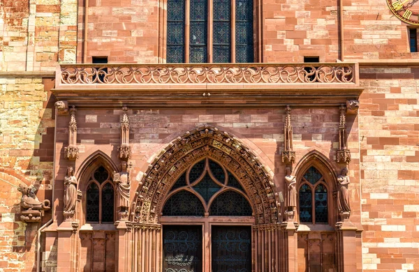 Pohled na Basilejské katedrále Minster — Stock fotografie