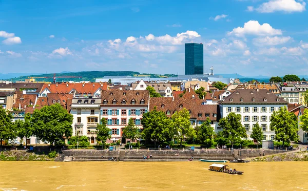 Veduta della città di Basilea con il Reno — Foto Stock