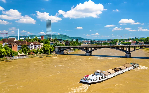 Il fiume Reno a Basilea, Svizzera — Foto Stock