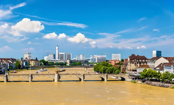 Il fiume Reno a Basilea, Svizzera — Foto Stock