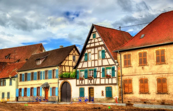 Casas tradicionales alsacianas en Molsheim - Francia — Foto de Stock