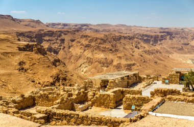 Masada Kalesi - Judaean Desert, Israel kalıntıları üzerine görüntülemek