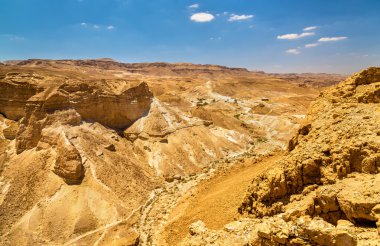 Dead Sea - İsrail yakınındaki judaean çöl