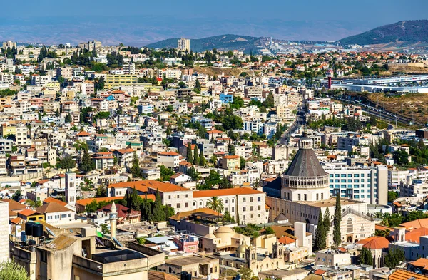 Nazareth met basiliek van de Annunciatie — Stockfoto