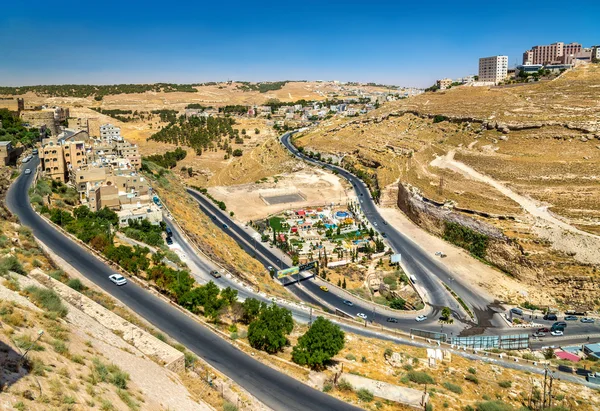 Veduta della città di Al Karak dal castello — Foto Stock