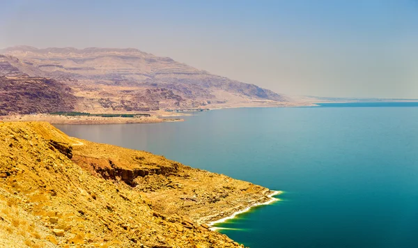 Вид на побережье Мертвого моря в Иордании — стоковое фото