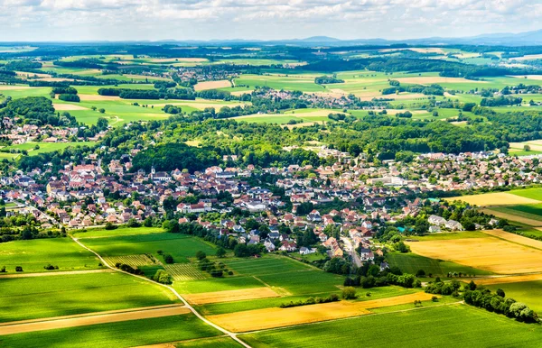 Veduta aerea del villaggio Sierentz in Haut-Rhin - Francia — Foto Stock