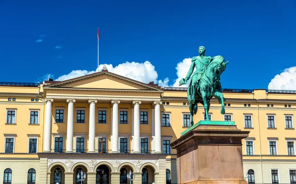 Equestrian statue of Karl Johan in Oslo — Stock Photo, Image