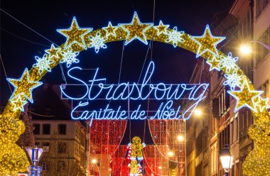 Strasbourg - Fransa içinde belgili tanımlık Noel çarşı girişi