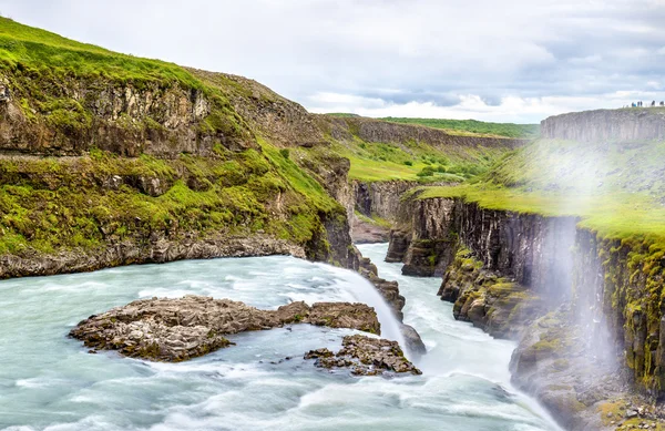 Gullfoss vattenfallet i canyon av Hvita floden - Island — Stockfoto