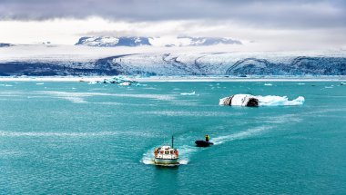 Jokulsarlon buzul lagoon - İzlanda tekneler