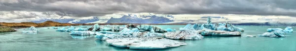 Eisberge in der Jokulsarlon Glacier Lagoon, Island — Stockfoto